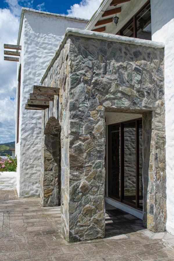 Sobre Piedras Lodge And Family Otavalo Exterior photo